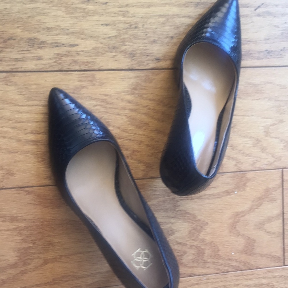 Ann Taylor Leather pumps